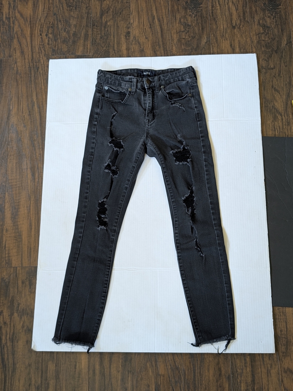 Aeropostale Jeans Womens Size 4 High Rise Jegging Distressed Black Stretch Denim